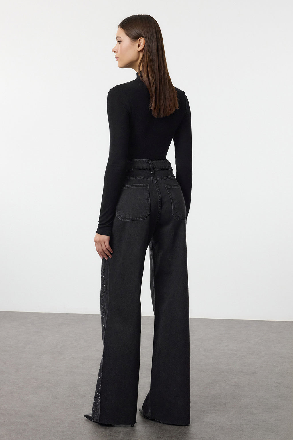 Siyah Taşlı Yüksek Bel Wide Leg Geniş Paça %100 Pamuk Non-Stretch Jeans TWOAW25JE00379
