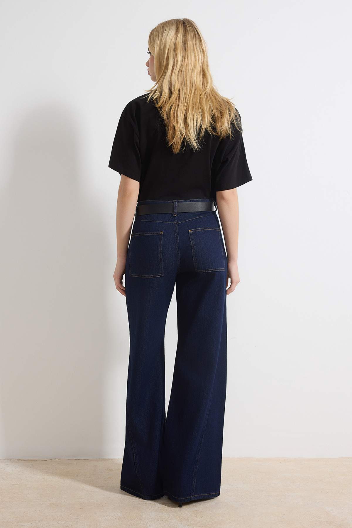 Koyu Mavi DÖKÜMLÜ Kemerli %100 Pamuk Yüksek Bel Wide Leg Jeans TWOSS26JE00076