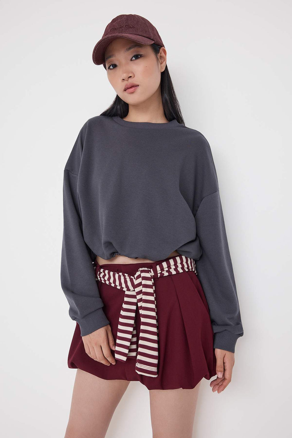 Trendyolmilla Ekru Relaxed/Rahat Kalıp Beli Lastikli Crop Örme Sweatshirt TWOAW26SW00000