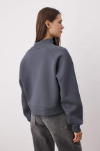 Trendyolmilla Antrasit Reglan Kollu Oversize/Geniş Kalıp Kalın İçi Polarlı Örme Sweatshirt TWOAW26SW00150
