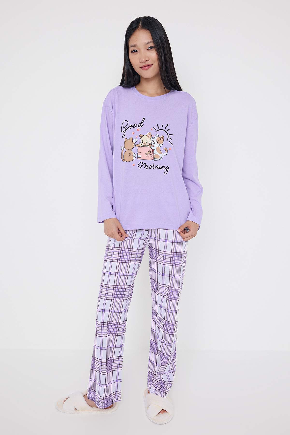 Trendyolmilla Kırmızı-Beyaz Ayıcıklı Kış Temalı Örme Pijama Takımı THMAW26PT00047