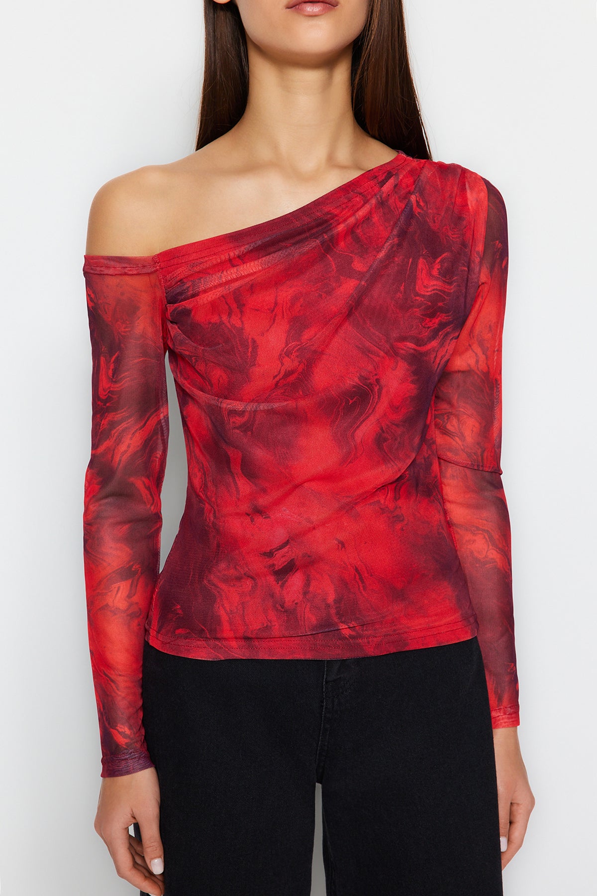 Trendyolmilla Antrasit Tül Fitted/Vücuda Oturan Astarlı Asimetrik Yaka Bluz TWOAW24BZ00051