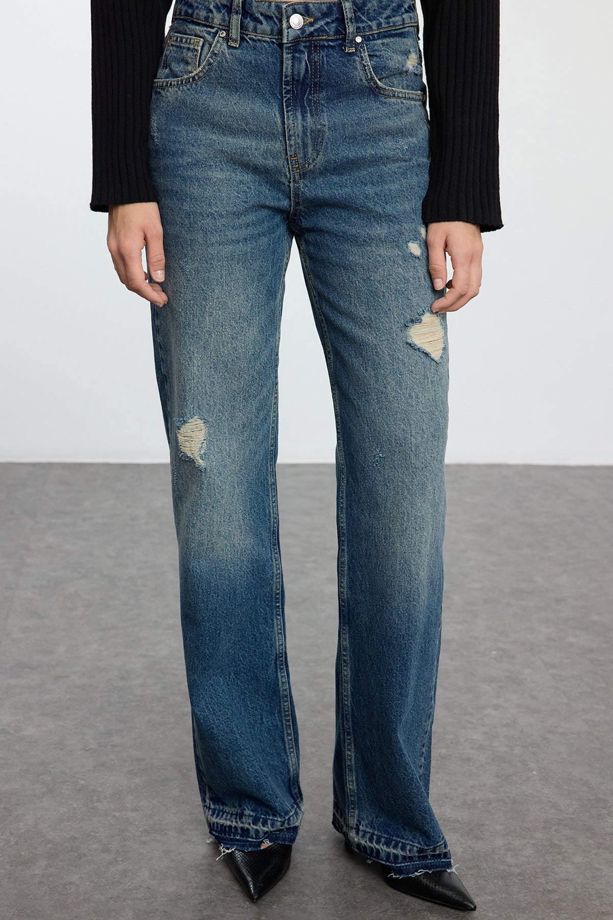 Koyu Mavi Yırtıklı Normal Bel Wide Leg Geniş Paça %100 Pamuk Non-Stretch Jeans TWOAW25JE00203