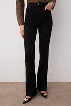 Trendyolmilla Siyah Yüksek Bel Comfort/Esnek Flare Jeans TWOSS25JE00052