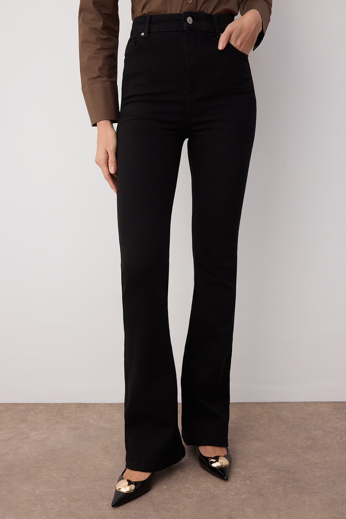 Trendyolmilla Siyah Yüksek Bel Comfort/Esnek Flare Jeans TWOSS25JE00052