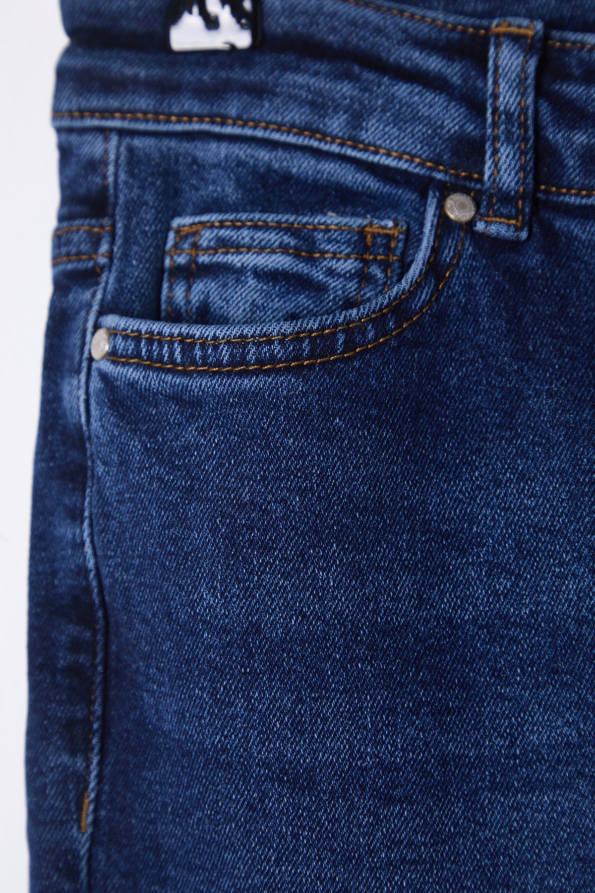 Trendyolmilla Koyu Mavi Yüksek Bel Comfort/Esnek Flare İspanyol Paça Jeans TWOSS25JE00110