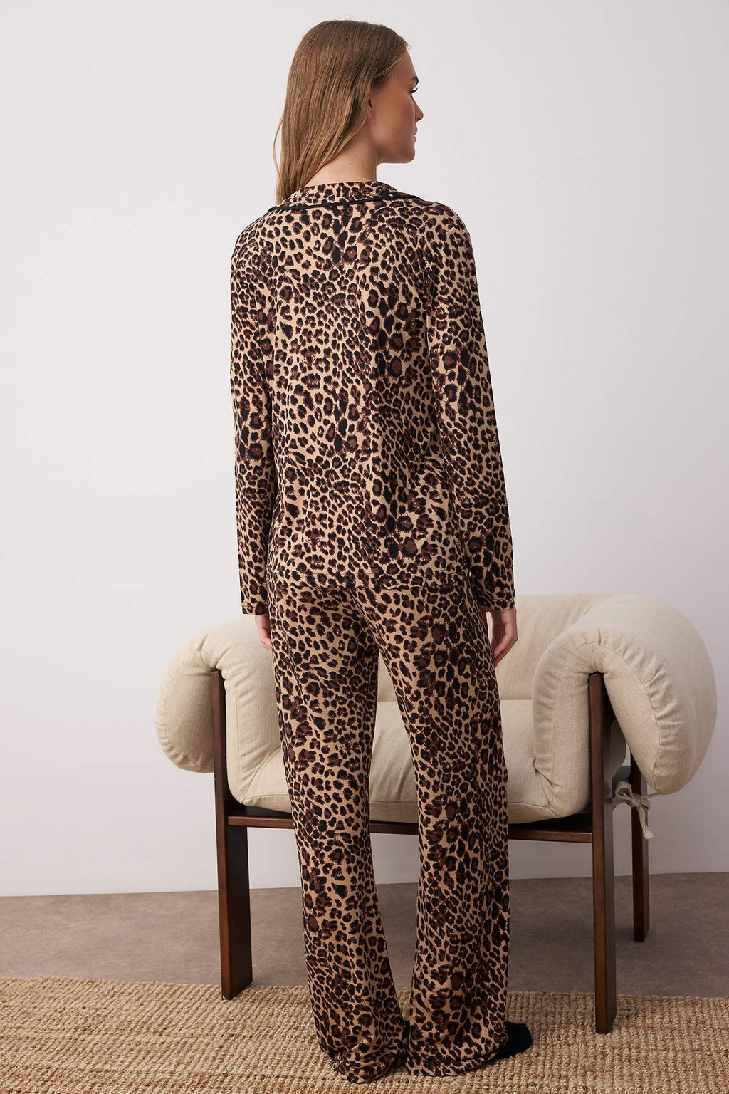 Trendyolmilla Çok Renkli Leopar Desenli Kurdele/Fiyonklu Biyeli Örme Pijama Takımı THMAW25PT00107