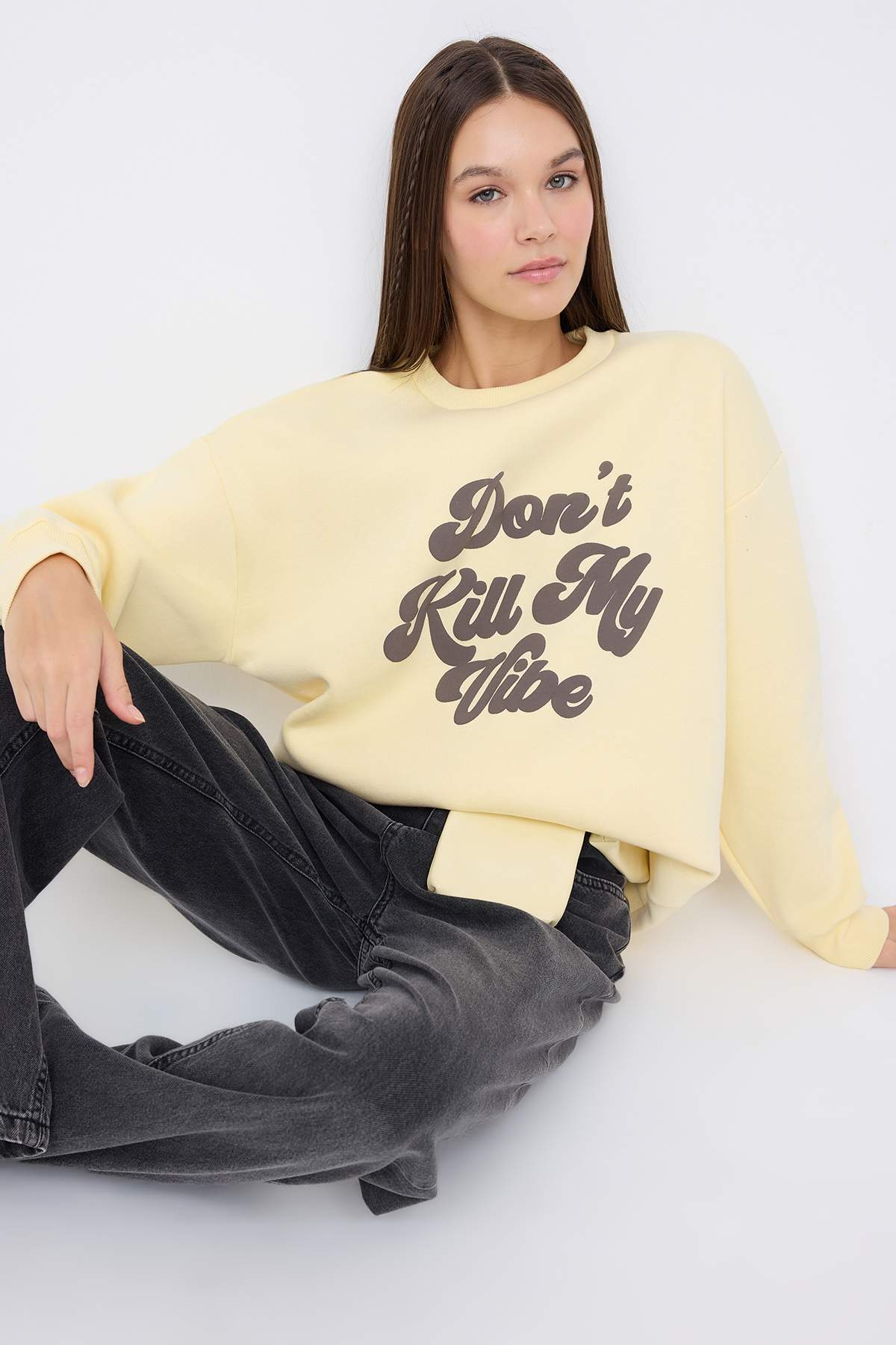 Teen Sarı Kabartma Slogan Baskılı Oversize/Geniş Kalıp Kalın Örme Sweatshirt TWOAW26SW00172 Main image