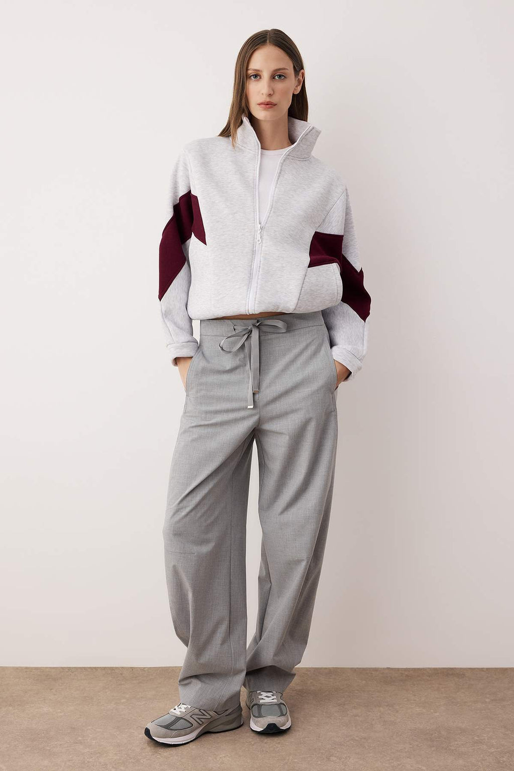 Gri Melanj Bordo Renk Bloklu Fermuarlı Dik Yaka Oversize Bomber Örme Sweatshirt TWOAW26SW00037