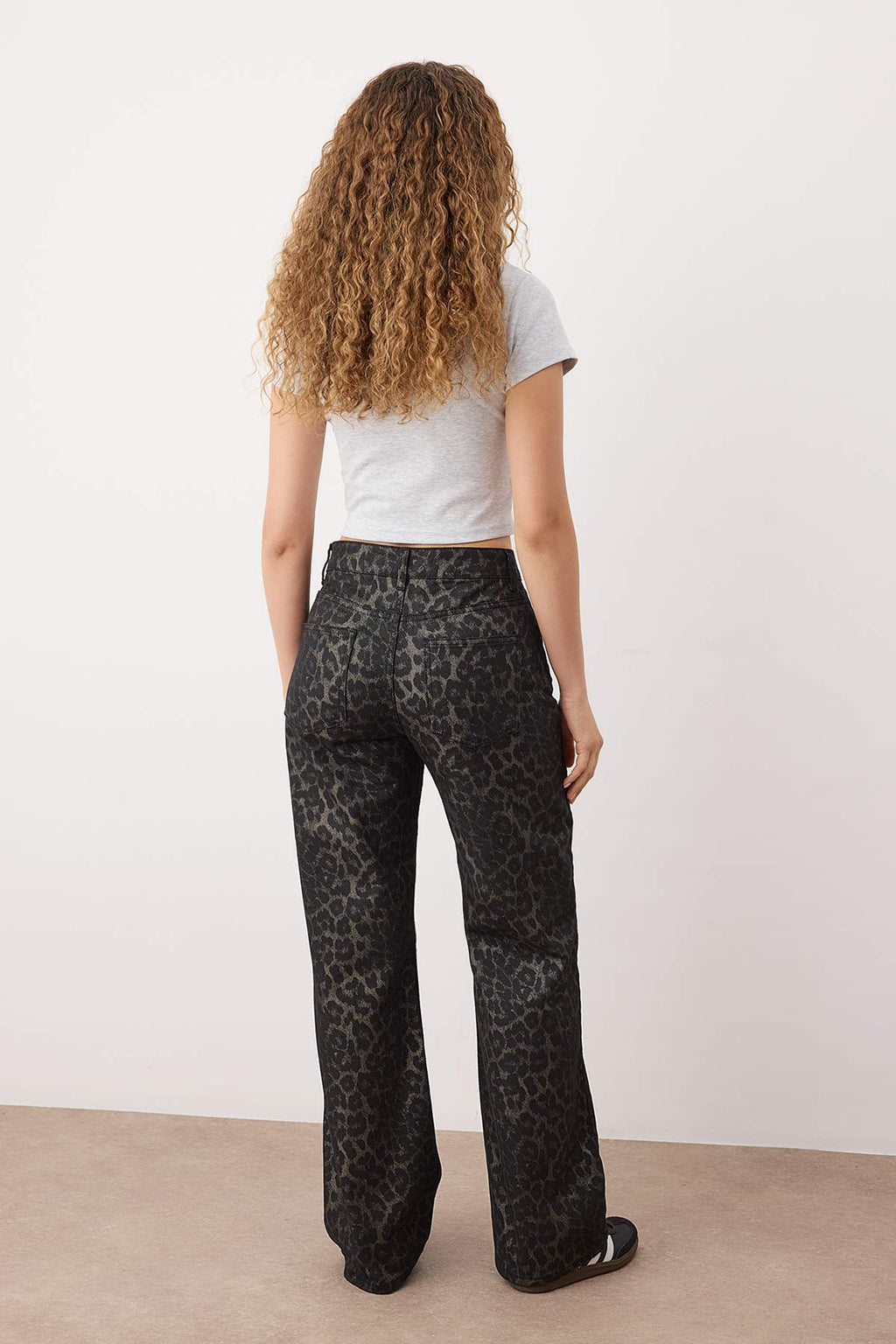 Çok Renkli Leopar Desenli Yüksek Bel Wide Leg Geniş Paça Jeans TWOAW26JE00154