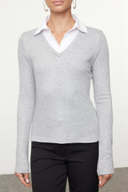 Trendyolmilla Gri Melanj Dokuma Detaylı Gömlek Yaka Regular/Normal Kalıp Örme Bluz TWOAW25BZ00035