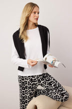 Trendyolmilla Beyaz-Siyah Leopar Desenli Örme Pijama Takımı THMAW25PT00100