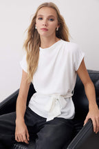 Trendyolmilla Siyah Kolsuz Kuşaklı Dokuma Bluz TWOAW26BZ00057