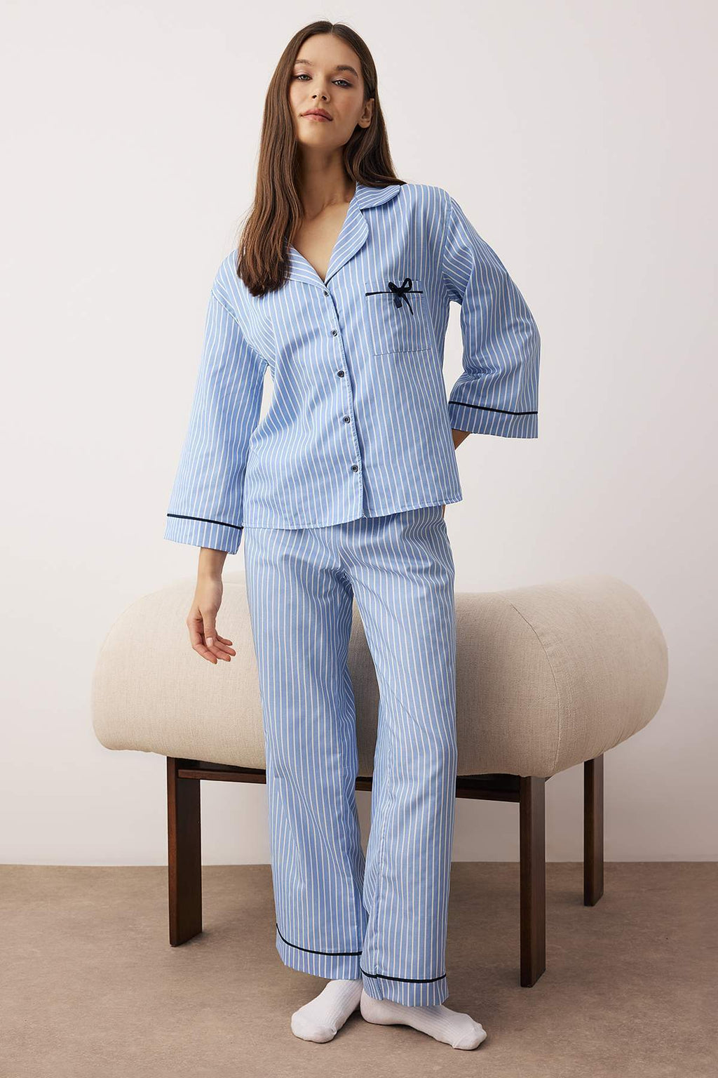 Trendyolmilla Mavi Çizgili Poplin Dokuma Pijama Takımı THMAW26PT00101