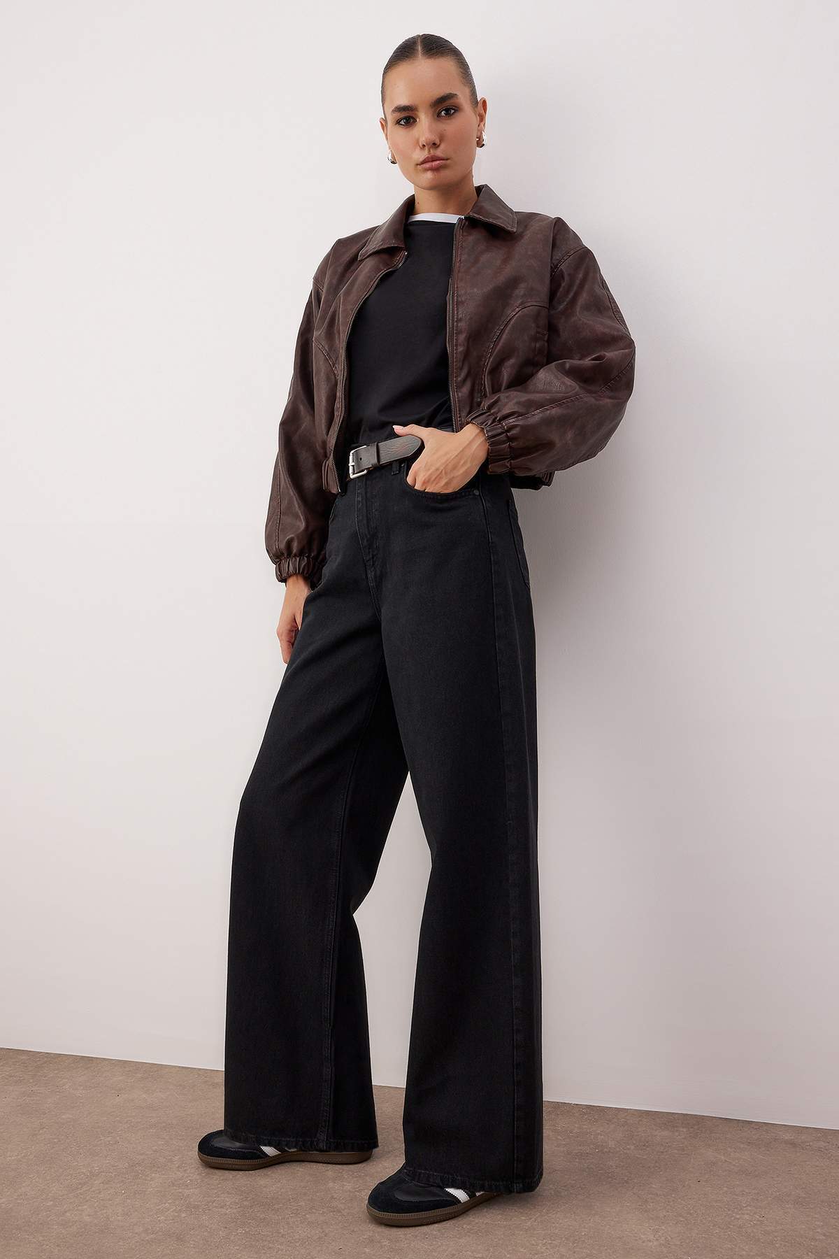 Trendyolmilla Mavi Beli Ayarlı Yüksek Bel Wide Leg/Geniş Paça Jeans TWOAW26JE00265