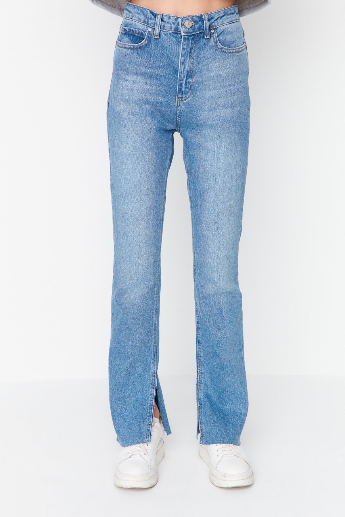 Trendyolmilla Lacivert Yırtmaçlı Yüksek Bel Comfort/Esnek Flare İspanyol Paça Jeans TWOAW22JE0382