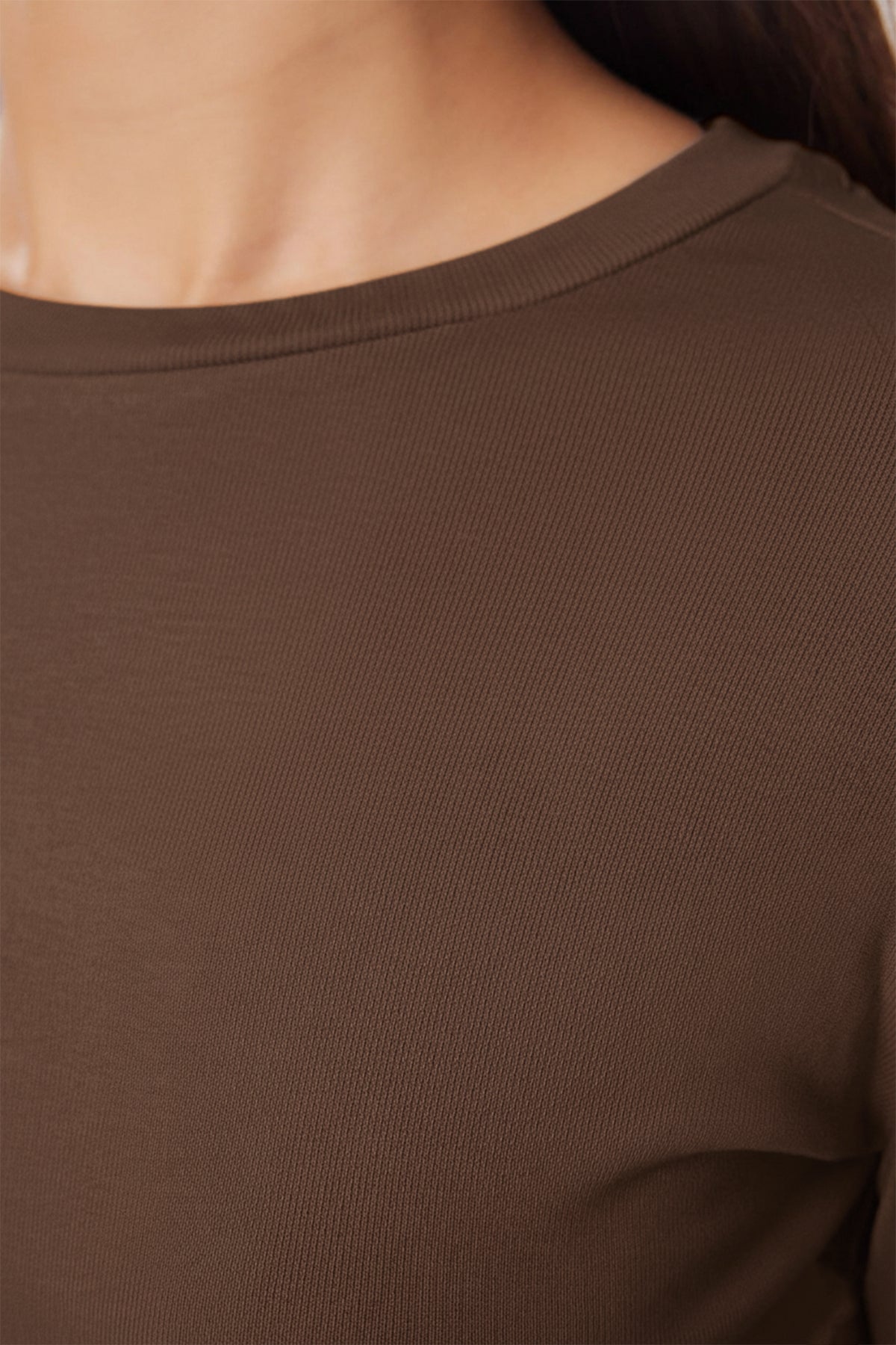 Trendyolmilla Açık Pembe Premium Viskon Bisiklet Yaka Crop Esnek Örme Bluz TWOAW24BZ00116