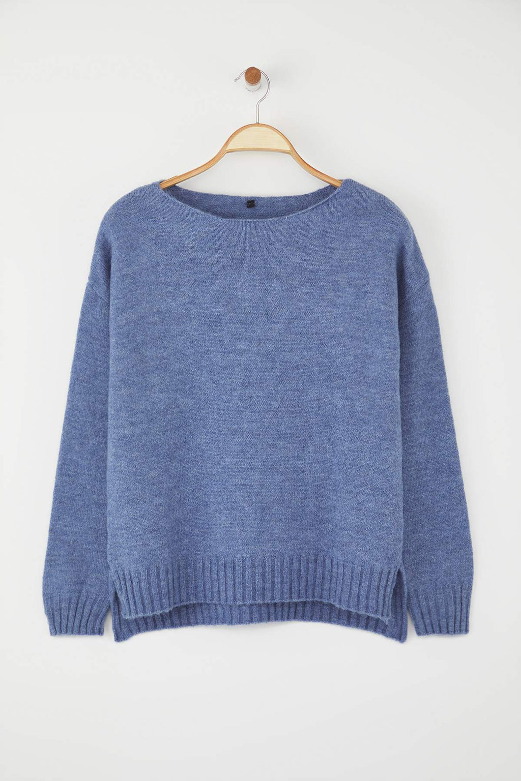Trendyolmilla Indigo Yünlü Kayık Yaka Basic Triko Kazak TWOAW25KZ00010