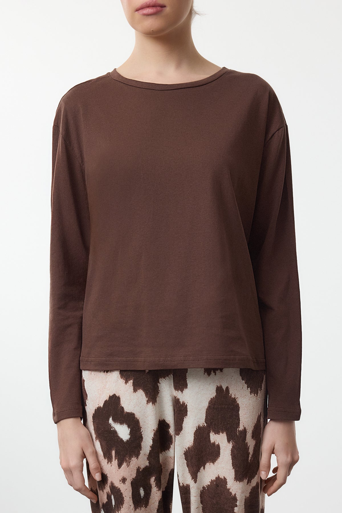 Trendyolmilla Beyaz-Siyah Leopar Desenli Örme Pijama Takımı THMAW25PT00100