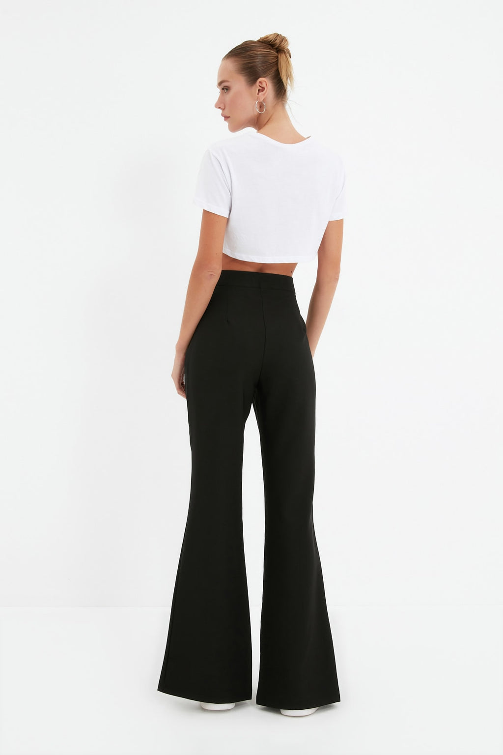 Siyah Flare İspanyol Paça Paçası Yırtmaç Detaylı Bootcut Dokuma Kumaş Pantolon TWOAW22PL0046