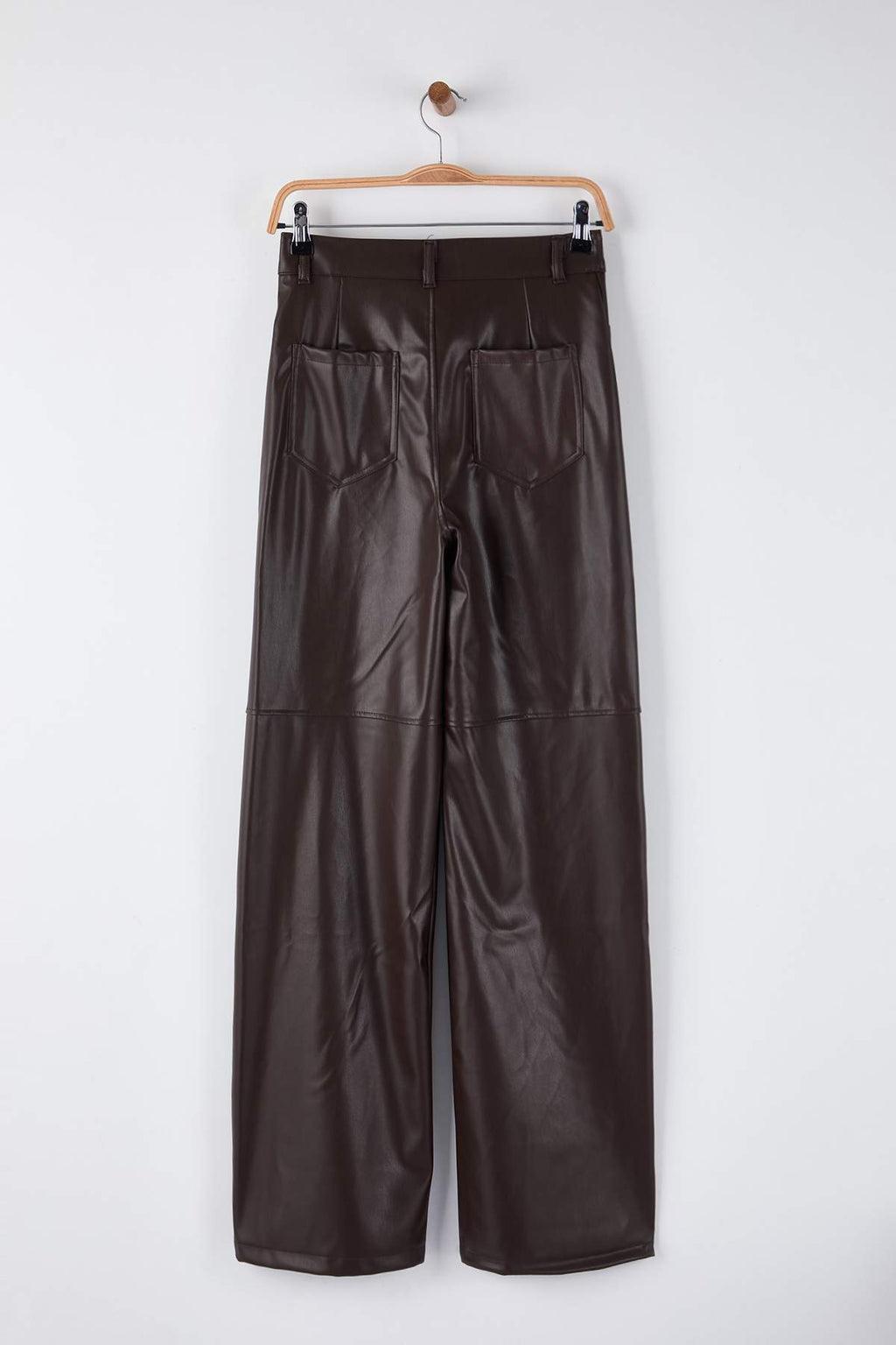 Trendyolmilla Kahverengi Relaxed/Rahat Straight/Boru Paça Dikiş Detaylı Örme Deri Pantolon TWOAW25PL00068