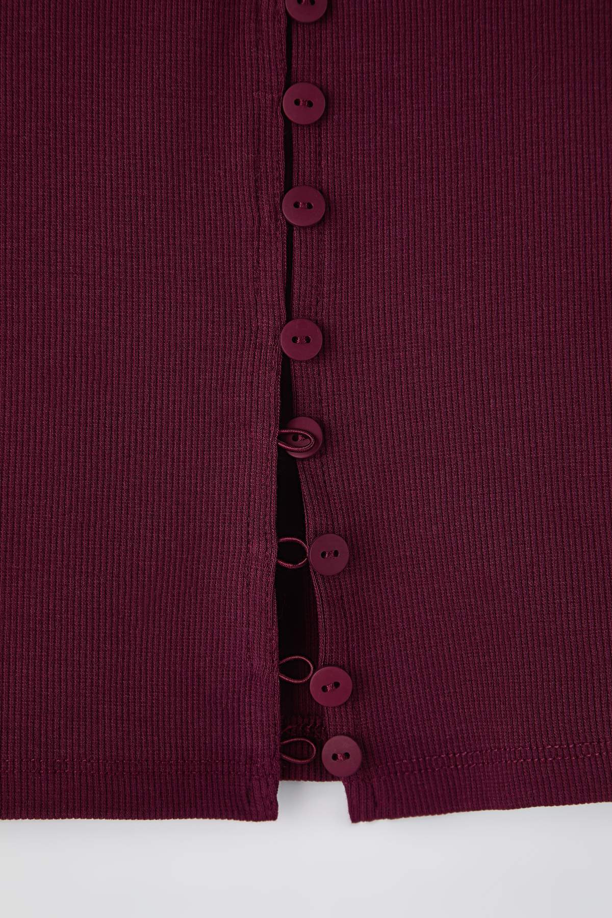 Trendyolmilla Siyah Düğme Detaylı Bisiklet Yaka Fitilli Esnek Regular Boy Örme Bluz TWOAW25BZ00030