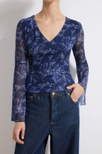 Trendyolmilla Çok Renkli Boho/Boho Chic Baskılı V yaka İspanyol Kol Tül Esnek Örme Bluz TWOAW26BZ00239