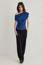 Trendyolmilla Kırmızı Büzgü/Drape Detaylı Dökümlü Asimetrik Yaka Örme Bluz TWOSS25BZ00024