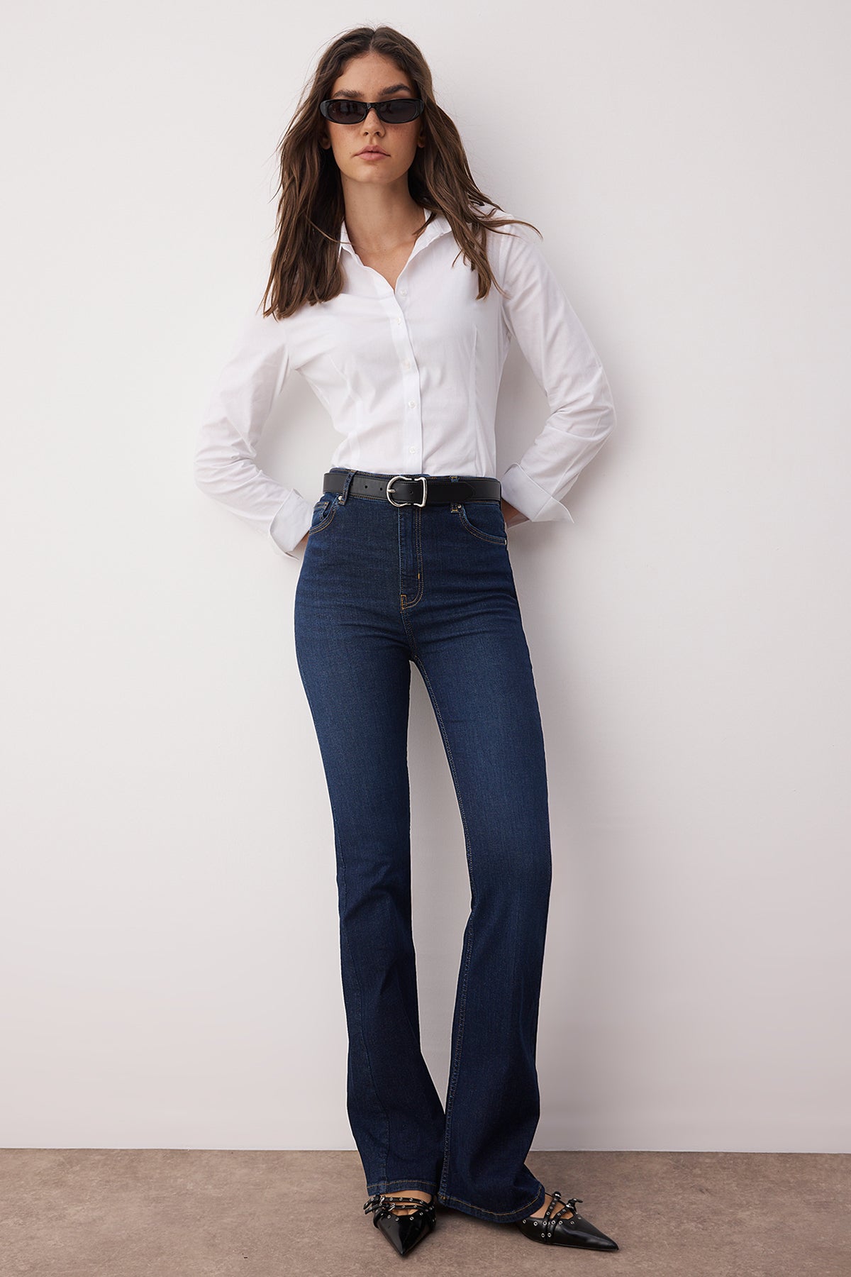 Trendyolmilla Siyah Yüksek Bel Comfort/Esnek Flare Jeans TWOSS25JE00052