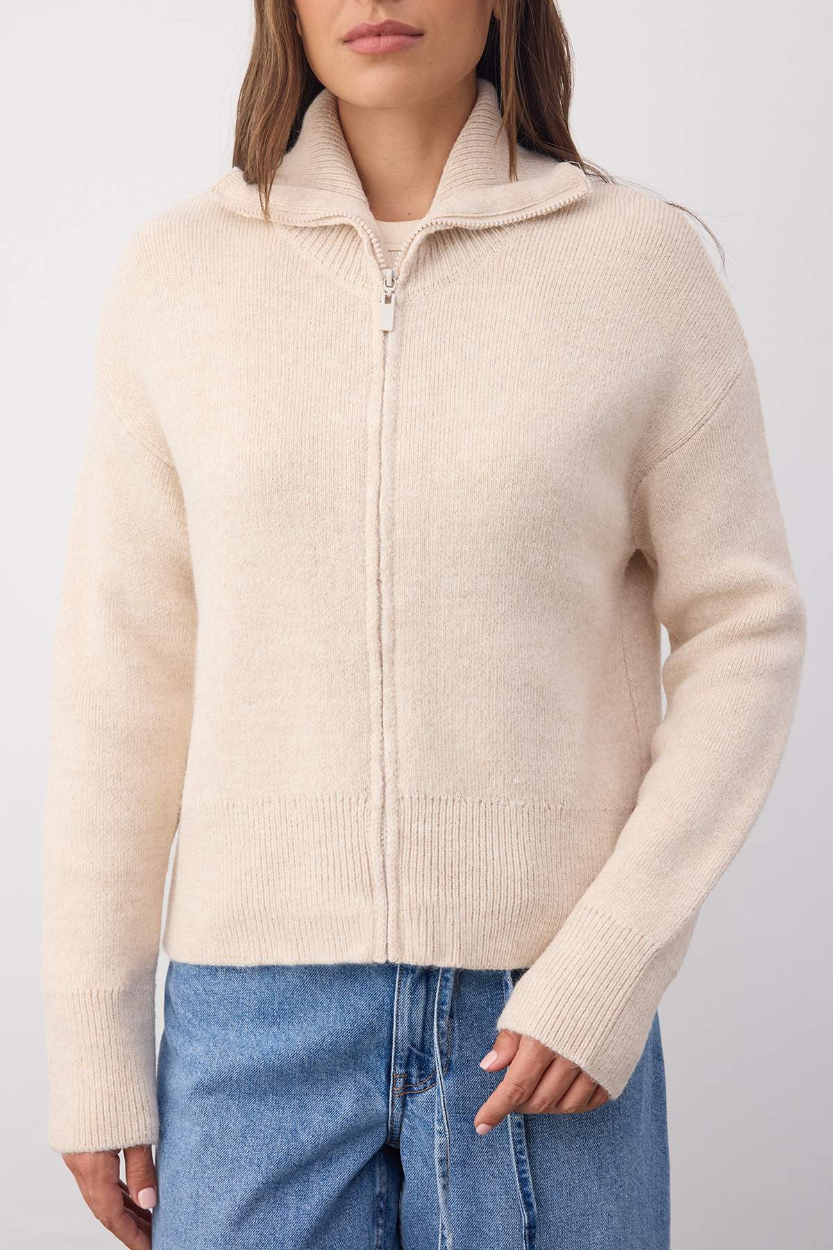 Trendyolmilla Wardrobe Essentials Taş Yumuşak Dokulu Geniş Kalıp Fermuarlı Triko Hırka | TWOAW26HI00092