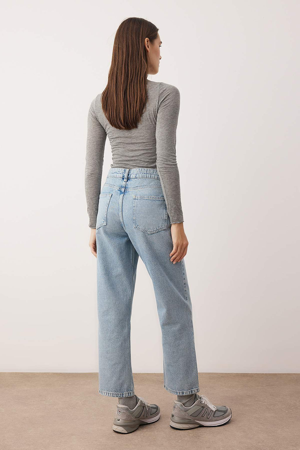 Trendyolmilla Beyaz Yüksek Bel Düz Kesim Straight Jeans TWOSS25JE00106