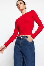 Trendyolmilla Kırmızı Pamuklu Esnek Sırt Dekolteli Fitted/Vücuda Oturan Esnek Bluz TWOAW24BZ00160
