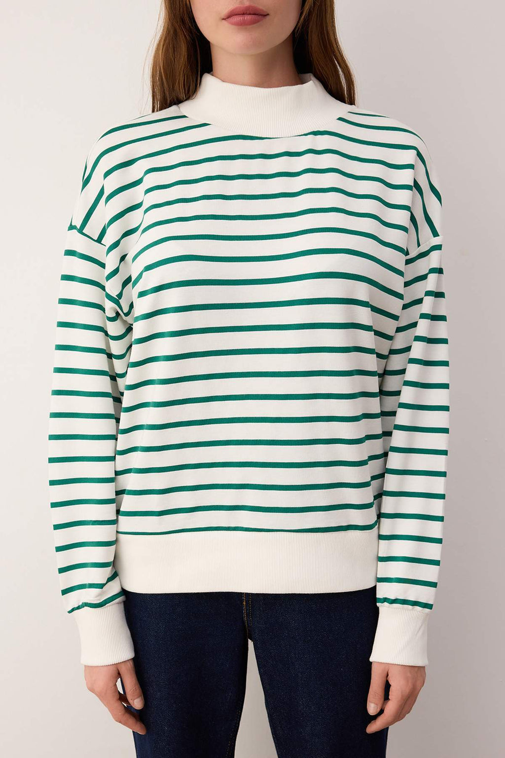 Trendyolmilla Zümrüt Yeşili Çizgili Oversize/Geniş Kalıp Örme Sweatshirt TWOAW26SW00102