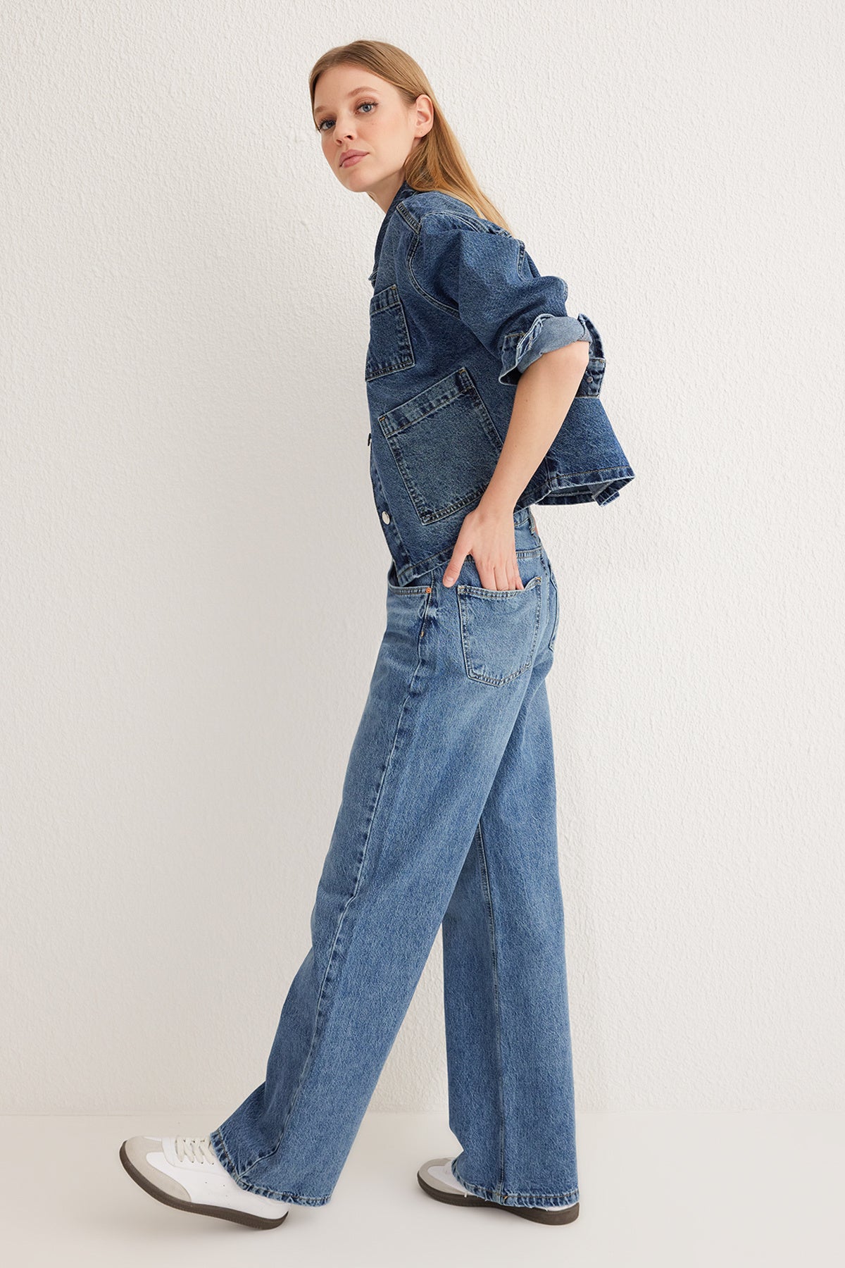 Mavi Yüksek Bel Wide Leg Jeans TWOSS25JE00068 Secondary image