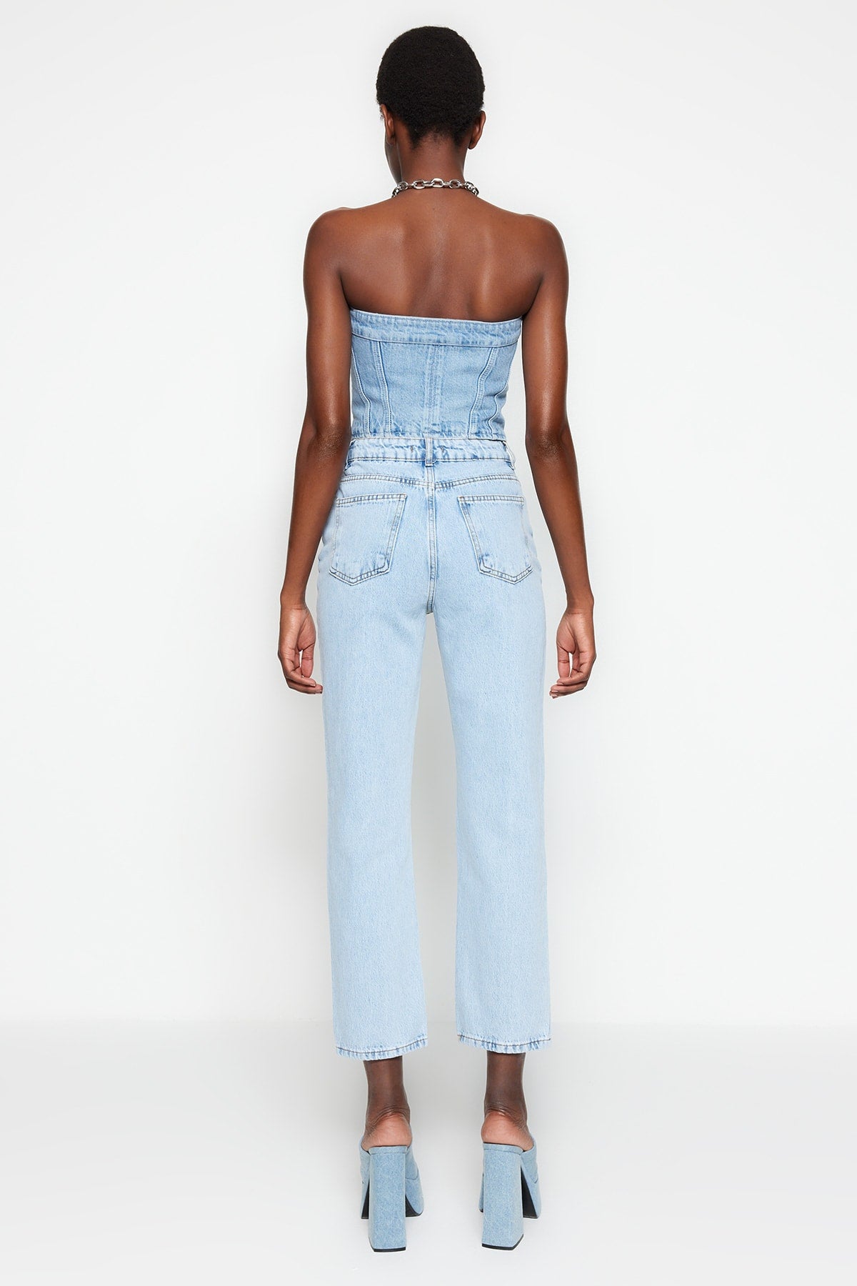 Trendyolmilla Açık Mavi Yüksek Bel Düz Kesim Straight %100 Pamuk Non-Stretch Jeans TWOSS23JE00089