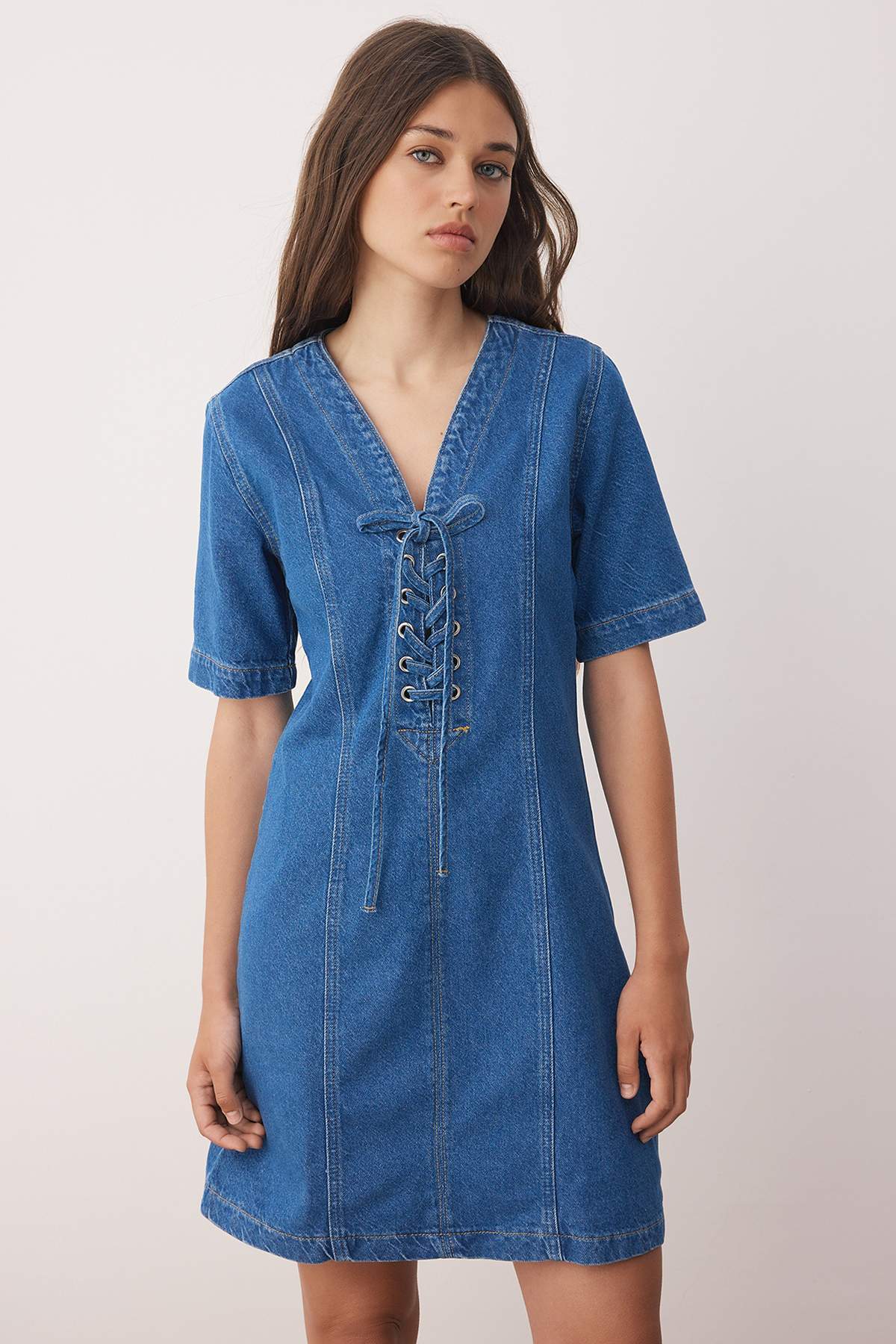 Mavi Kuşgözü Bağlama Detaylı Mini Denim Elbise TWOAW26EL00033