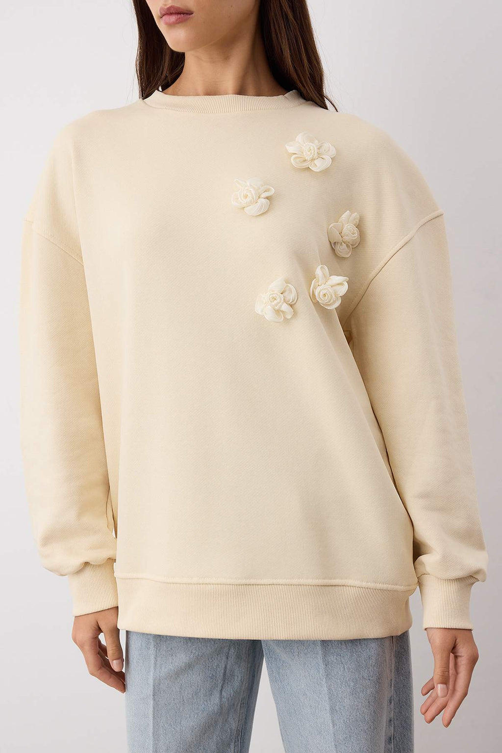 Taş Kalın Şardonsuz Aksesuar Çiçek Detaylı Oversize/Geniş Kesim Örme Sweatshirt TWOAW26SW00004