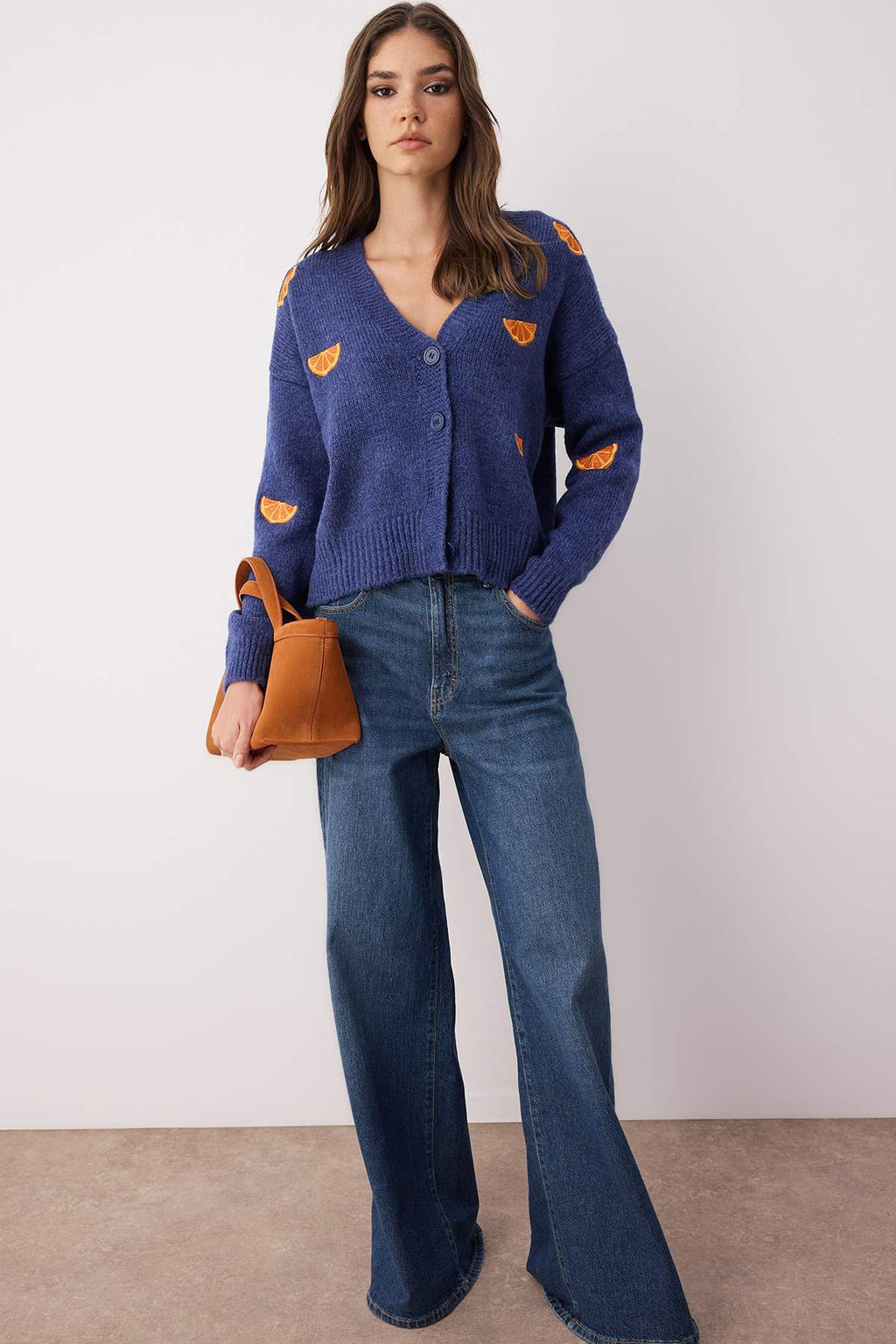 Trendyolmilla Indigo Yumuşak Dokulu Nakış Detaylı V Yaka Triko Hırka TWOAW24HI00237
