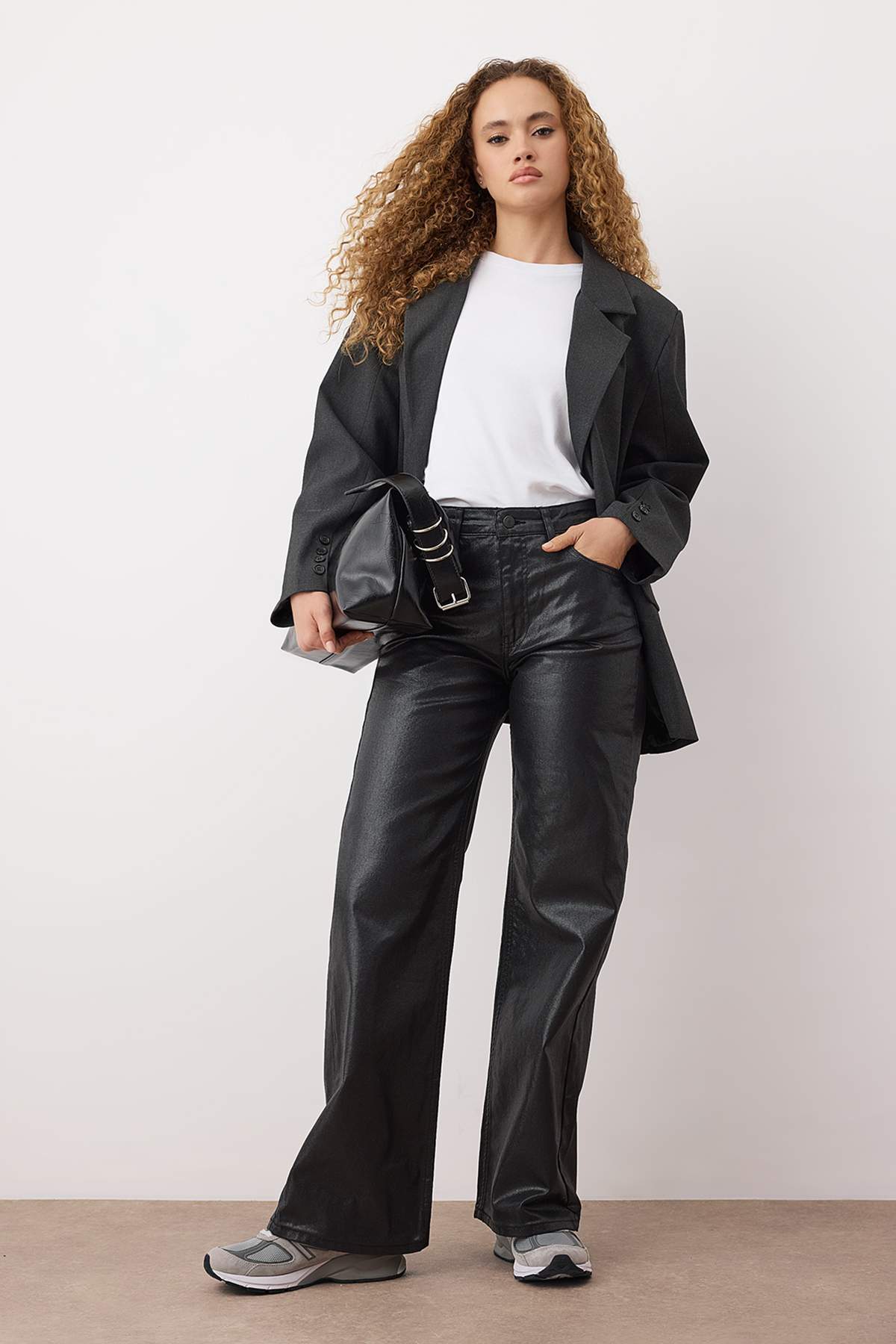 Siyah Kaplama Yüksek Bel Wide Leg Jeans TWOAW26JE00156