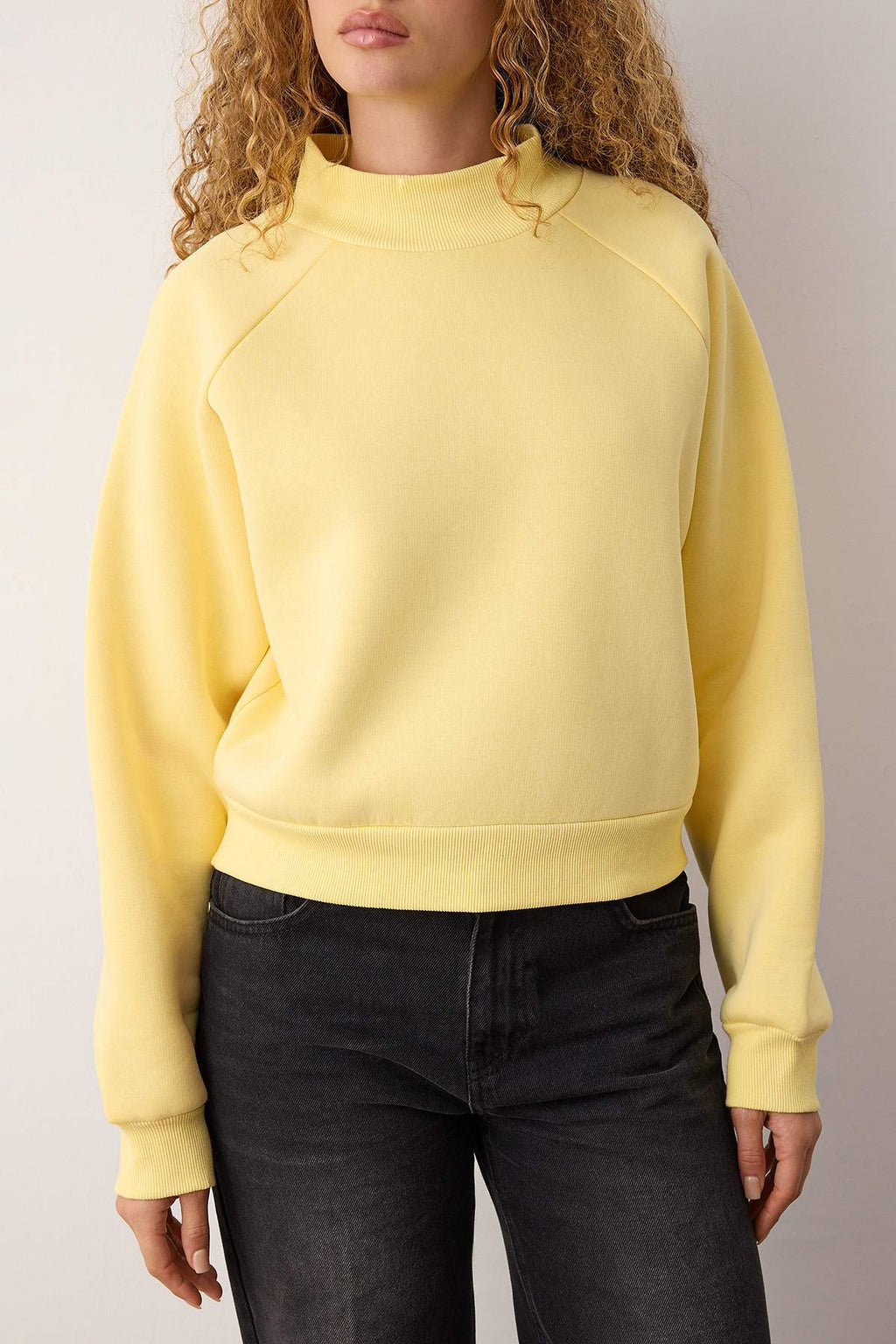Trendyolmilla Antrasit Reglan Kollu Oversize/Geniş Kalıp Kalın İçi Polarlı Örme Sweatshirt TWOAW26SW00150