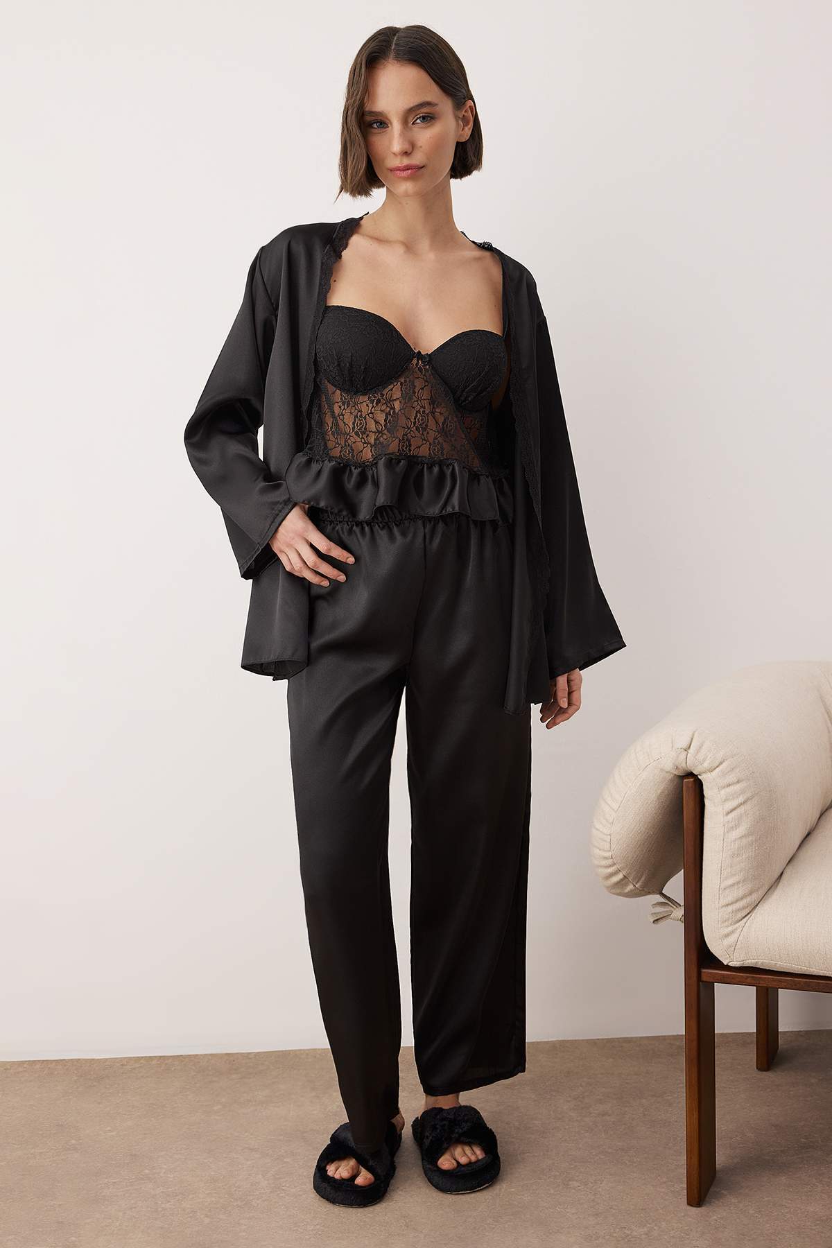 Siyah 3'lü Çeyiz Set Saten Dokuma Pijama Takımı THMAW26PT00211 Secondary image