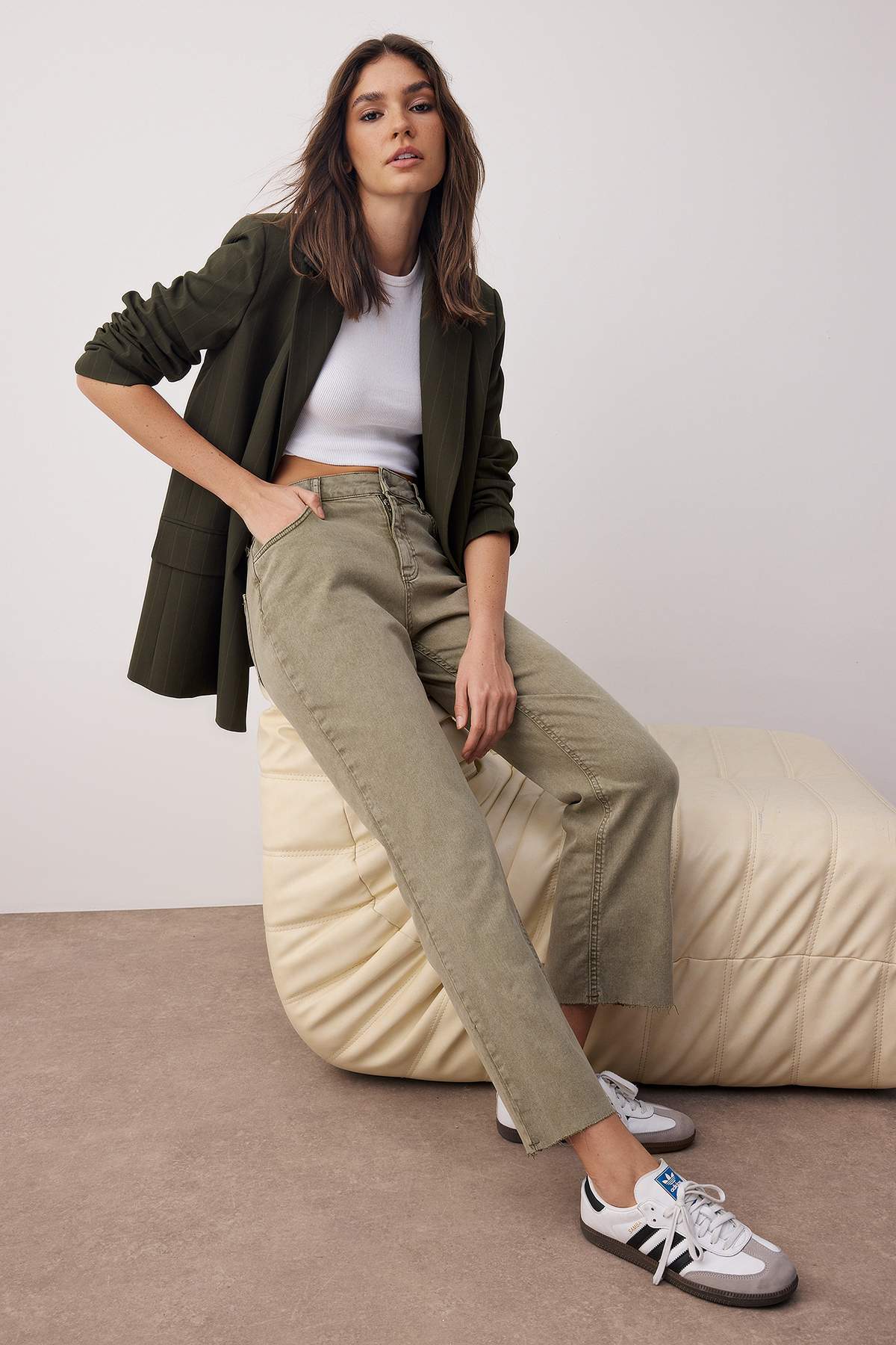 Haki Yüksek Bel Comfort/Esnek İspanyol Paça Crop Flare Jeans TWOAW26JE00111 Main image