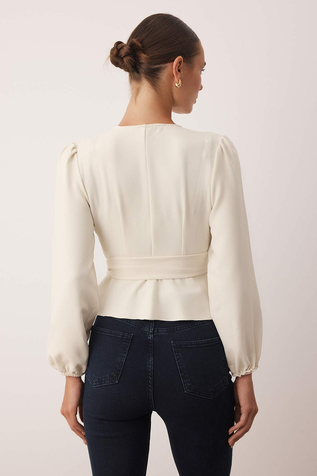 Trendyolmilla Ekru Kruvaze Bağlama Detaylı Dokuma Dokuma Bluz TWOAW20BZ1089