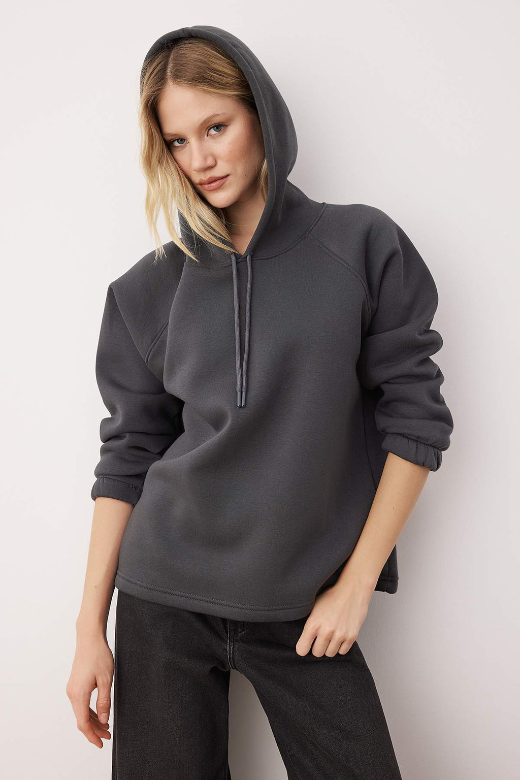 Trendyolmilla Ekru Kapüşonlu Kalın İçi Polarlı Örme Sweatshirt TWOAW26SW00129