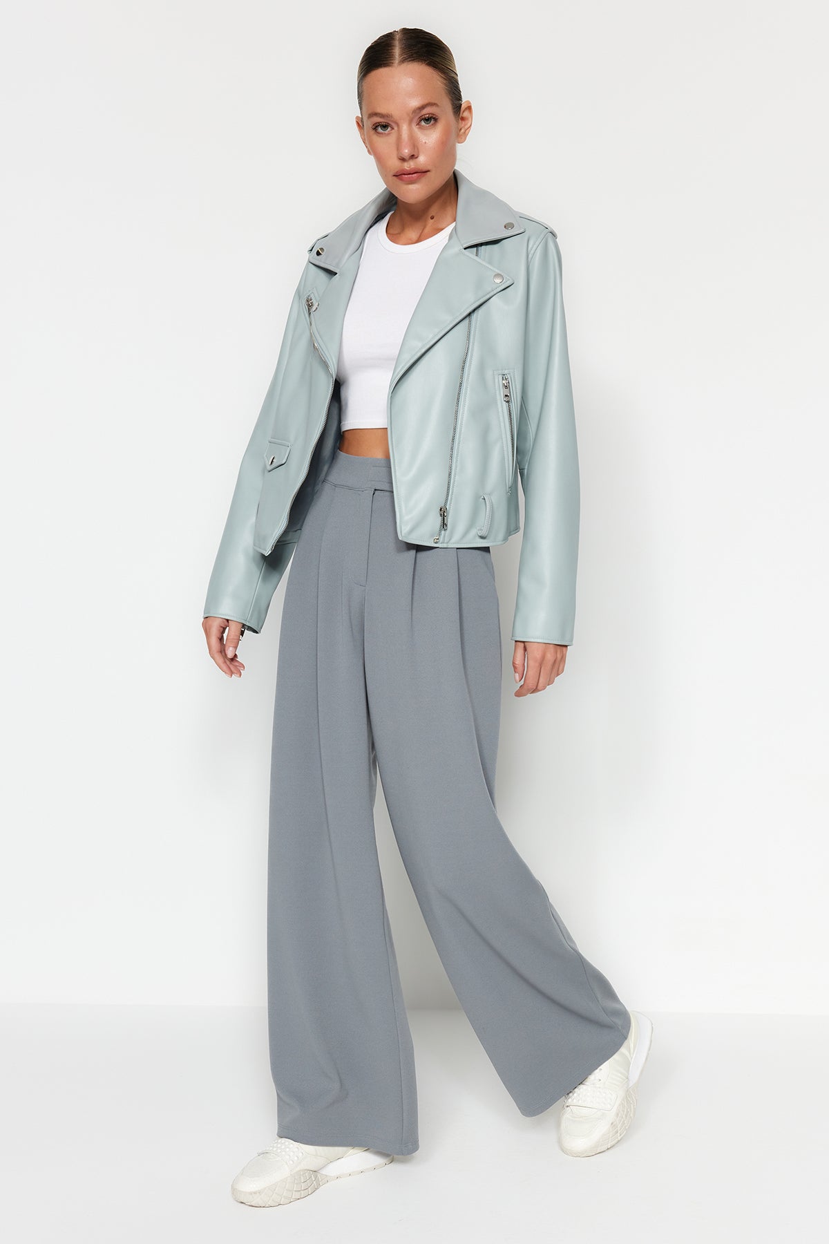Trendyolmilla Yunus Gri Cırt Cırt Kapamalı Yüksek Bel Pileli Wide Leg/Geniş Kesim Örme Pantolon TWOAW24PL00177
