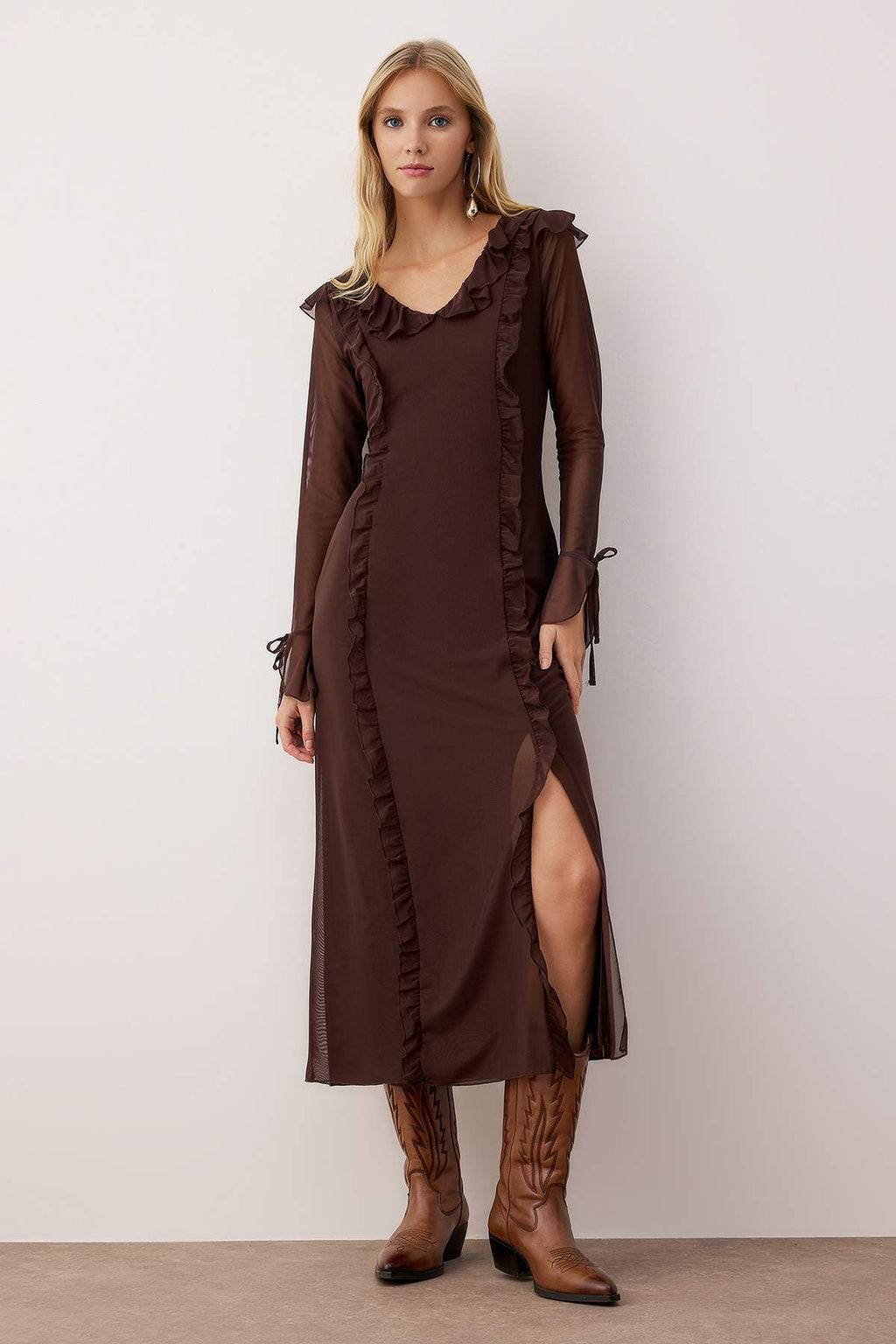 Trendyolmilla Etnik Desenli Fırfırlı Maxi Örme Elbise TWOAW26EL00060