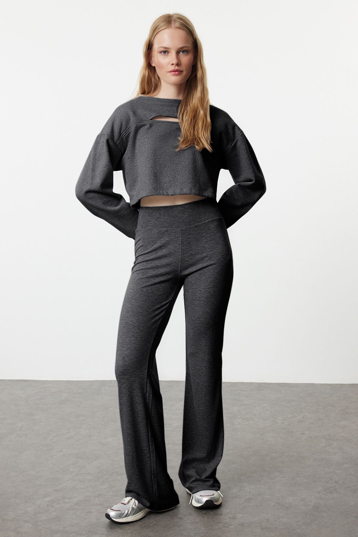 Trendyolmilla Kahverengi Wide Leg/İspanyol Paça Yüksek Bel İnterlok Esnek Örme Pantolon TWOAW25PL00006