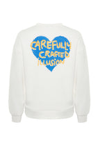Trendyolmilla Ekru Kalın İçi Polarlı Göğüs ve Sırt Kabartma Baskılı Oversize Örme Sweatshirt TWOAW24SW00226