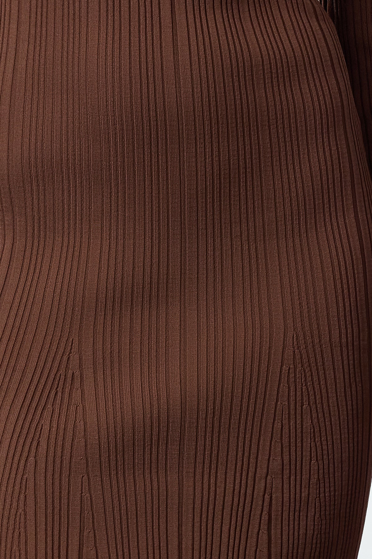 Trendyolmilla Kahverengi Midi Triko Basic Carmen Yaka Elbise TWOAW25EL00033