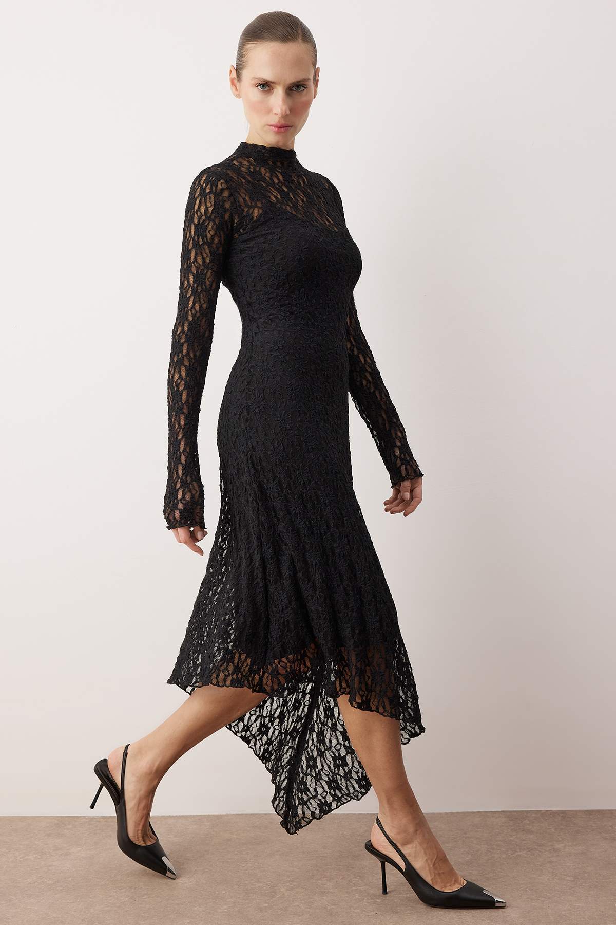 Trendyolmilla Özel Koleksiyon Mürdüm Düz Asimetrik Bodycon/Vücuda Oturan Maxi Örme Dantel Elbise TWOAW26EL00057